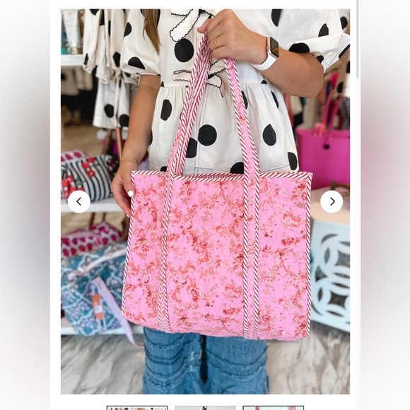 NWT Pink Floral Quilted Reversible Tote Bag 💖 - Picture 1 of 7